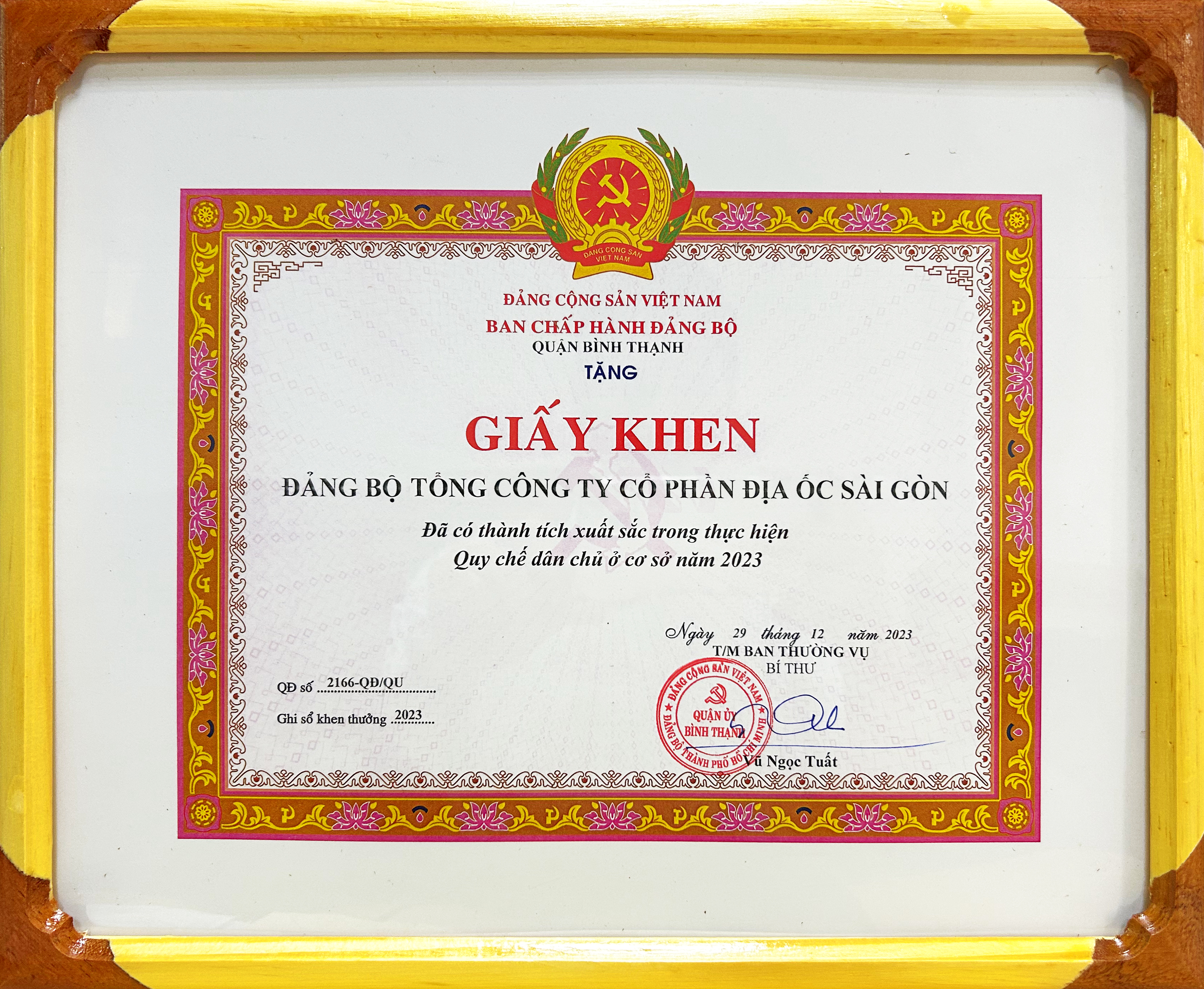 ĐẢNG BỘ TỔNG CÔNG TY CP ĐỊA ỐC SÀI GÒN NHẬN GIẤY KHEN CỦA BAN CHẤP HÀNH QUẬN ỦY BÌNH THẠNH